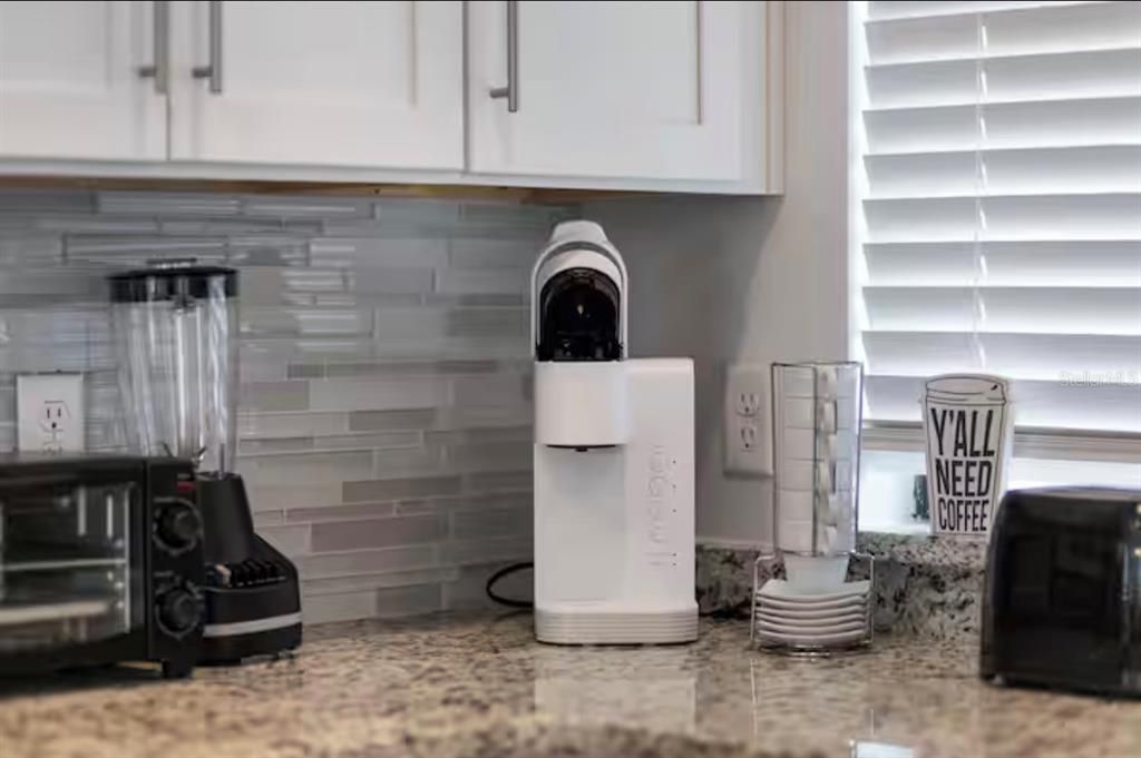 For Rent: $2,800 (3 beds, 2 baths, 1379 Square Feet)