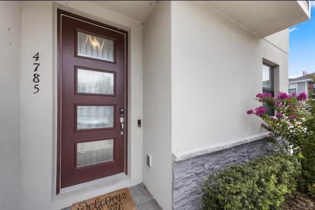 For Rent: $2,800 (3 beds, 2 baths, 1379 Square Feet)