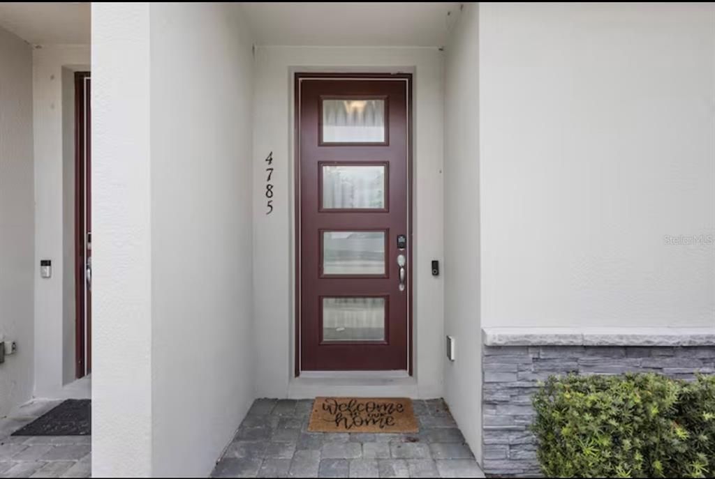 For Rent: $2,800 (3 beds, 2 baths, 1379 Square Feet)