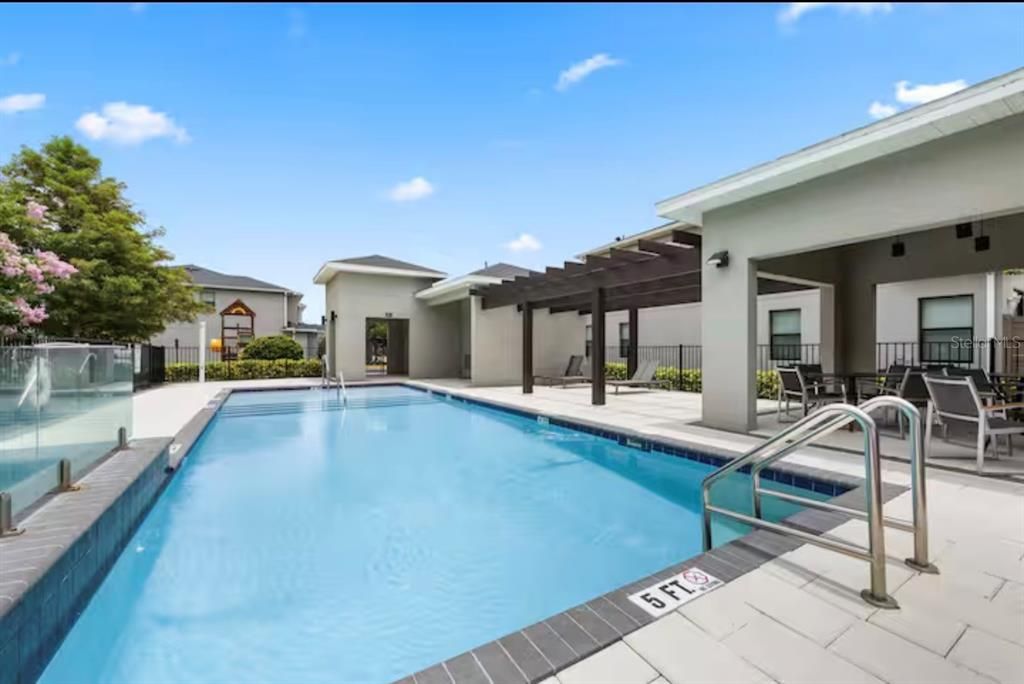 For Rent: $2,800 (3 beds, 2 baths, 1379 Square Feet)