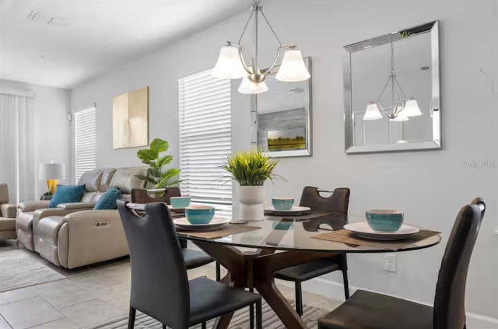 For Rent: $2,800 (3 beds, 2 baths, 1379 Square Feet)