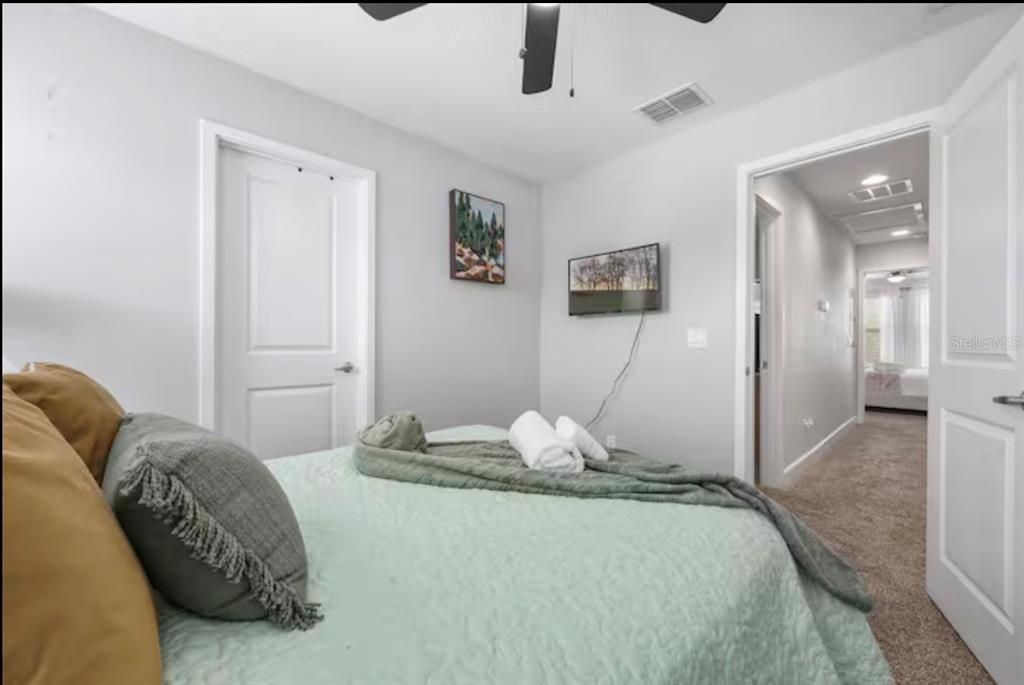 For Rent: $2,800 (3 beds, 2 baths, 1379 Square Feet)