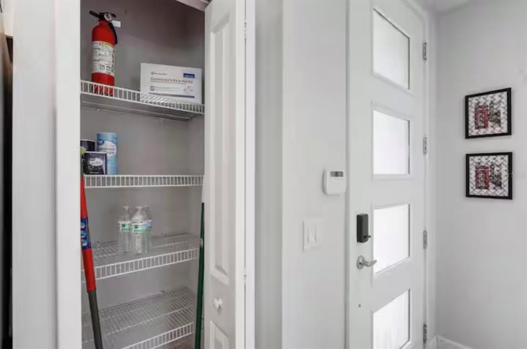 For Rent: $2,800 (3 beds, 2 baths, 1379 Square Feet)