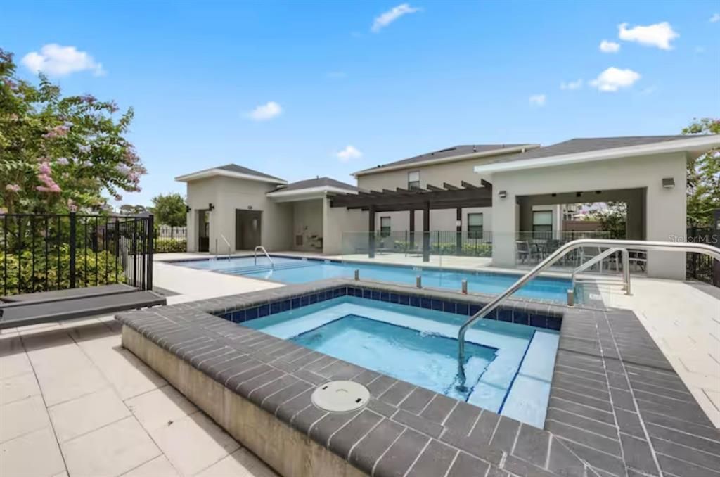 For Rent: $2,800 (3 beds, 2 baths, 1379 Square Feet)