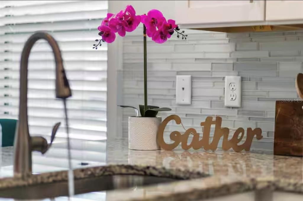 For Rent: $2,800 (3 beds, 2 baths, 1379 Square Feet)