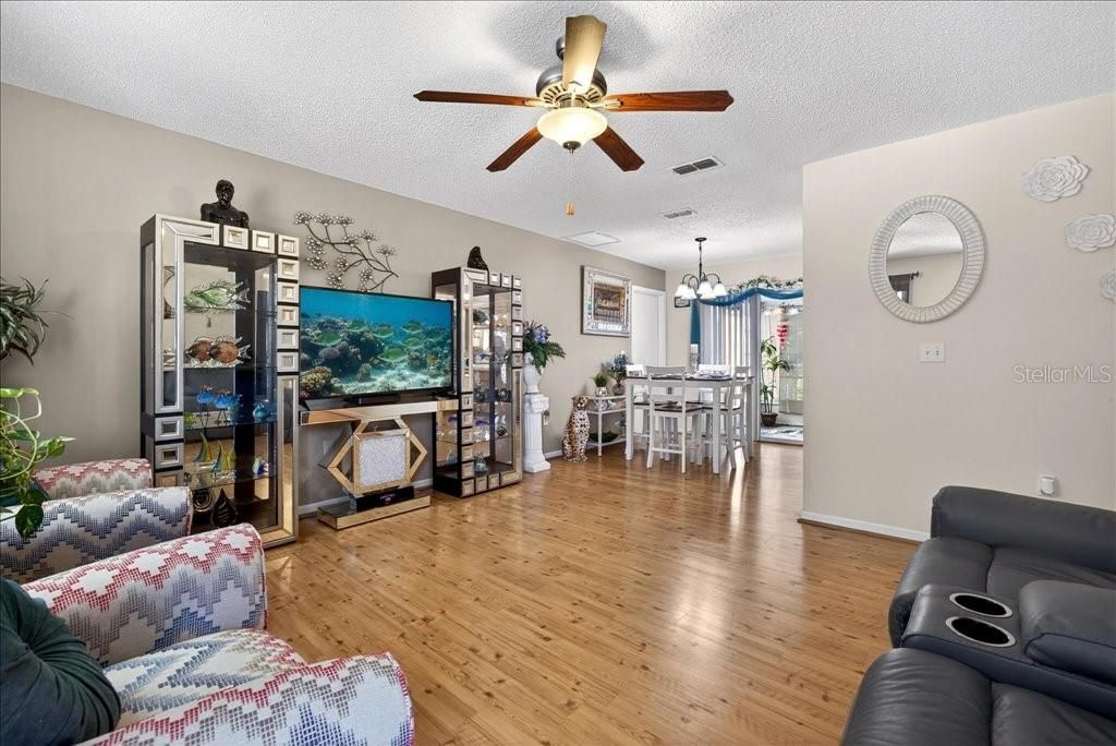 For Sale: $179,000 (2 beds, 2 baths, 960 Square Feet)