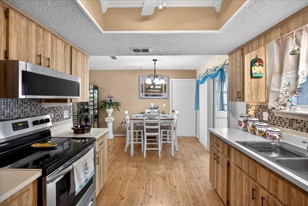 For Sale: $179,000 (2 beds, 2 baths, 960 Square Feet)