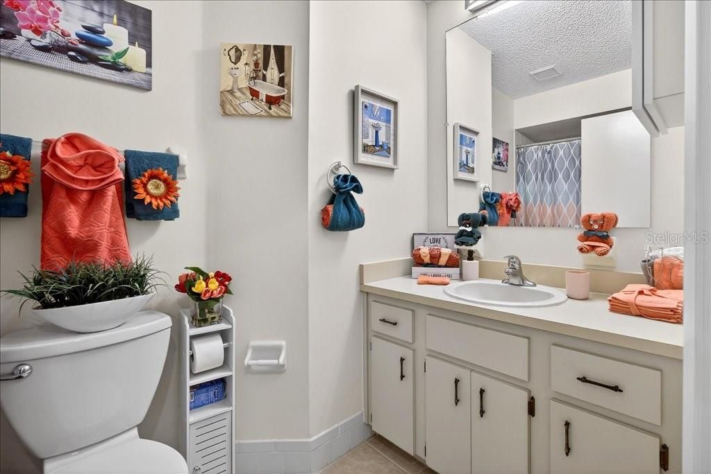 For Sale: $179,000 (2 beds, 2 baths, 960 Square Feet)