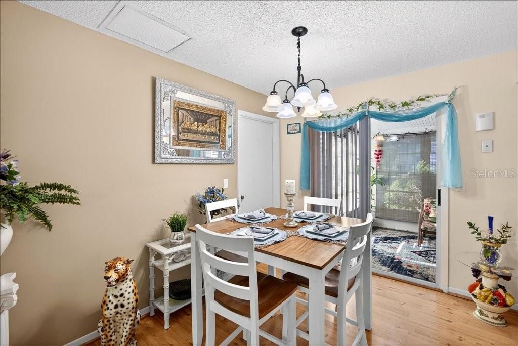 For Sale: $179,000 (2 beds, 2 baths, 960 Square Feet)