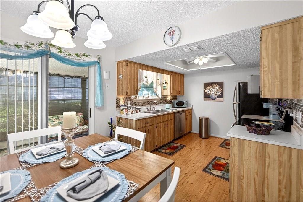 For Sale: $179,000 (2 beds, 2 baths, 960 Square Feet)