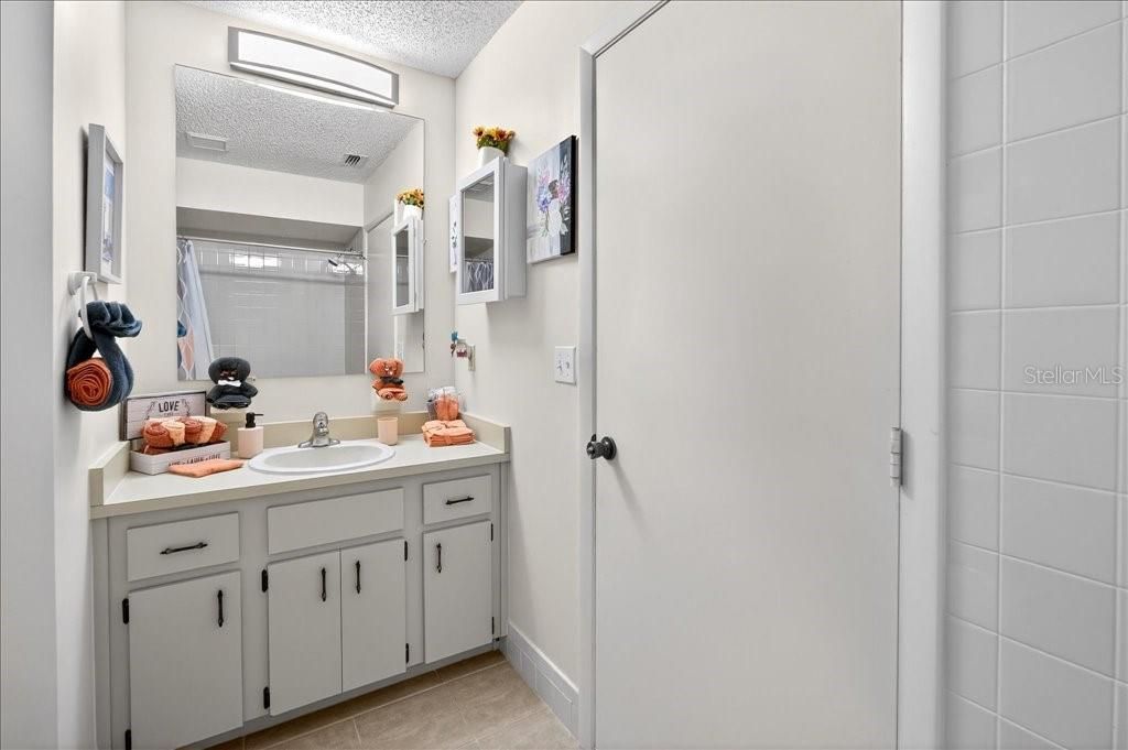 For Sale: $179,000 (2 beds, 2 baths, 960 Square Feet)