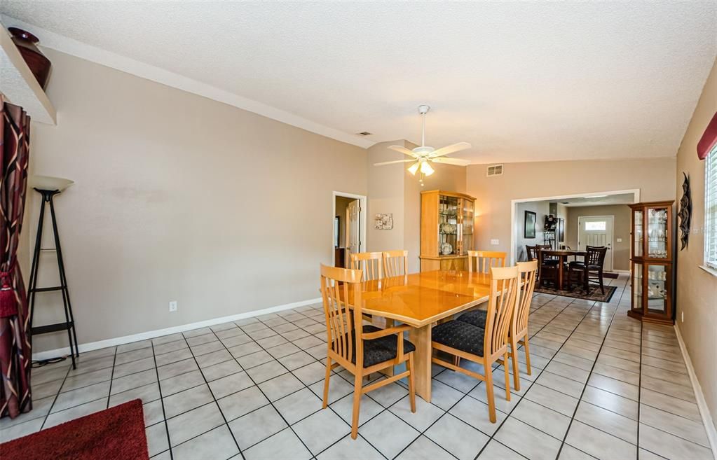 For Sale: $479,900 (3 beds, 3 baths, 1729 Square Feet)