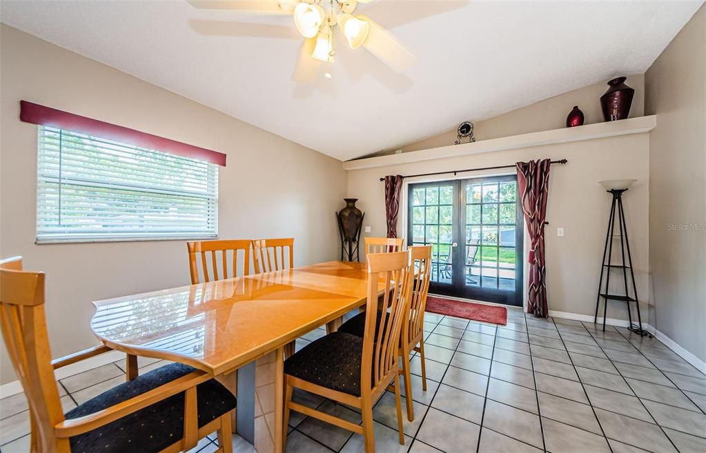 For Sale: $479,900 (3 beds, 3 baths, 1729 Square Feet)