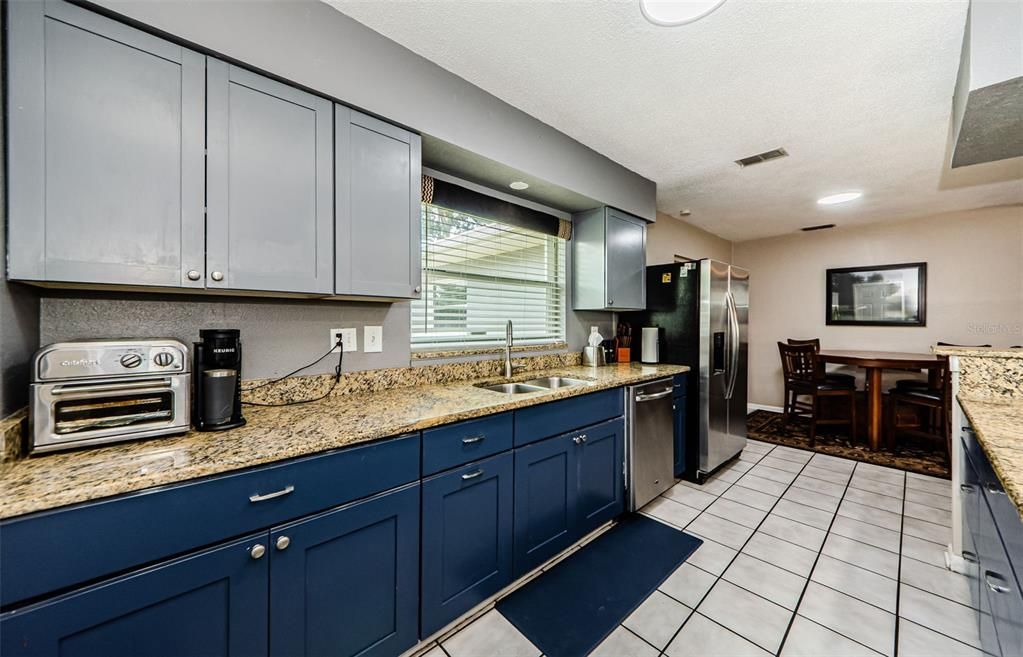 For Sale: $479,900 (3 beds, 3 baths, 1729 Square Feet)