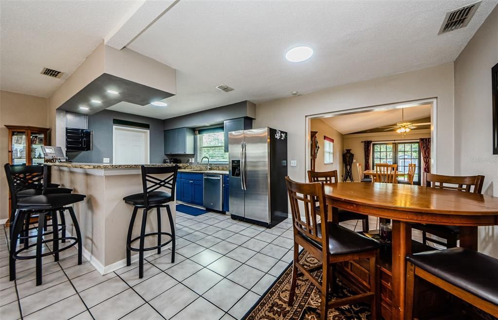 For Sale: $479,900 (3 beds, 3 baths, 1729 Square Feet)