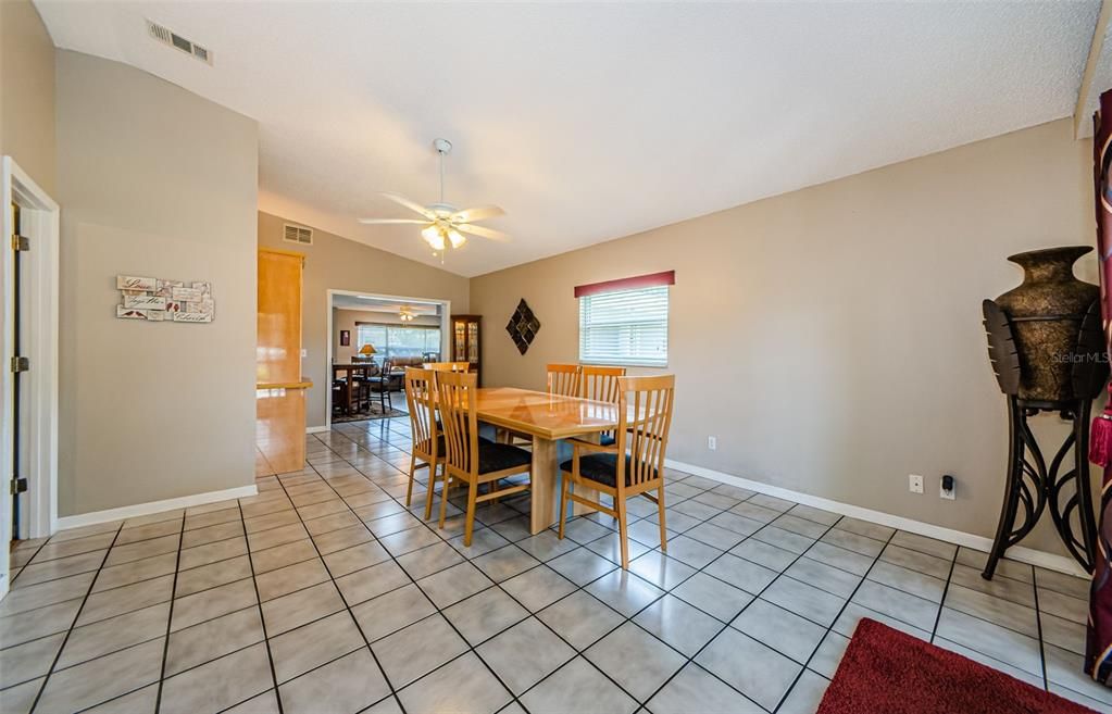 For Sale: $479,900 (3 beds, 3 baths, 1729 Square Feet)