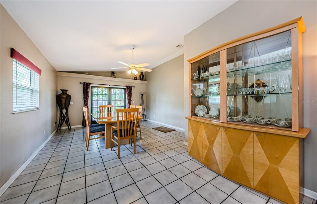 For Sale: $479,900 (3 beds, 3 baths, 1729 Square Feet)