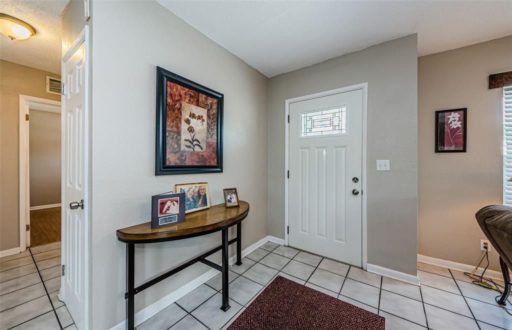 For Sale: $479,900 (3 beds, 3 baths, 1729 Square Feet)