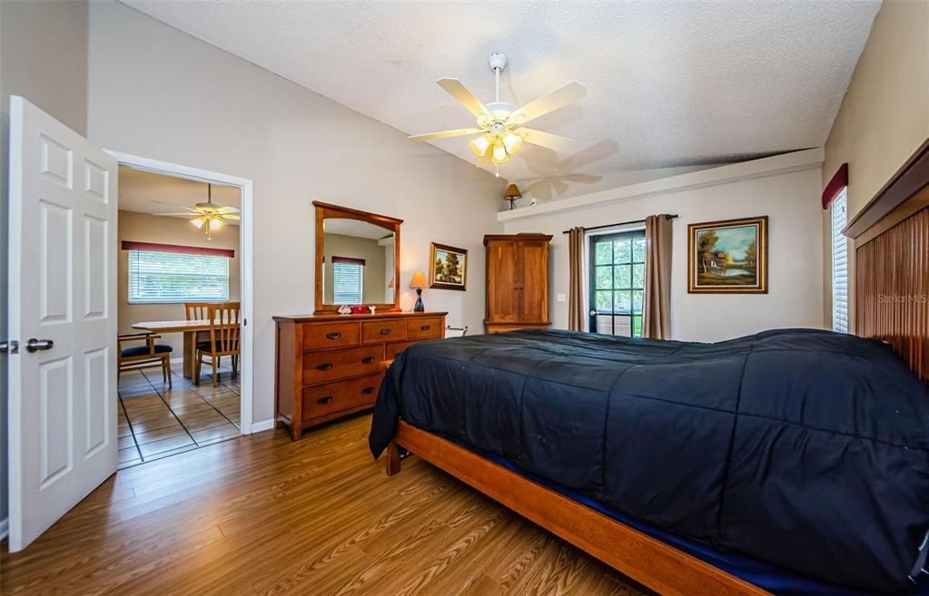 For Sale: $479,900 (3 beds, 3 baths, 1729 Square Feet)