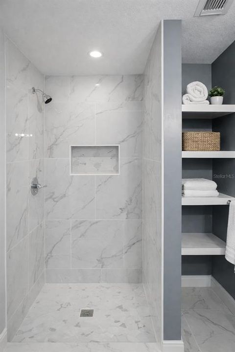 For Sale: $269,000 (3 beds, 2 baths, 864 Square Feet)