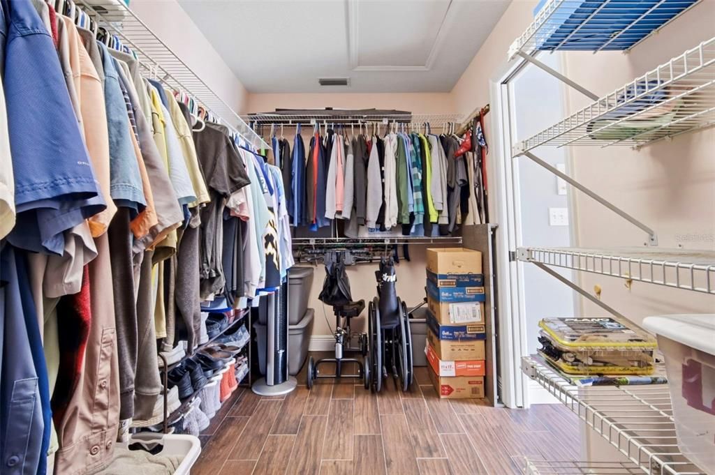 For Sale: $875,000 (4 beds, 3 baths, 3694 Square Feet)