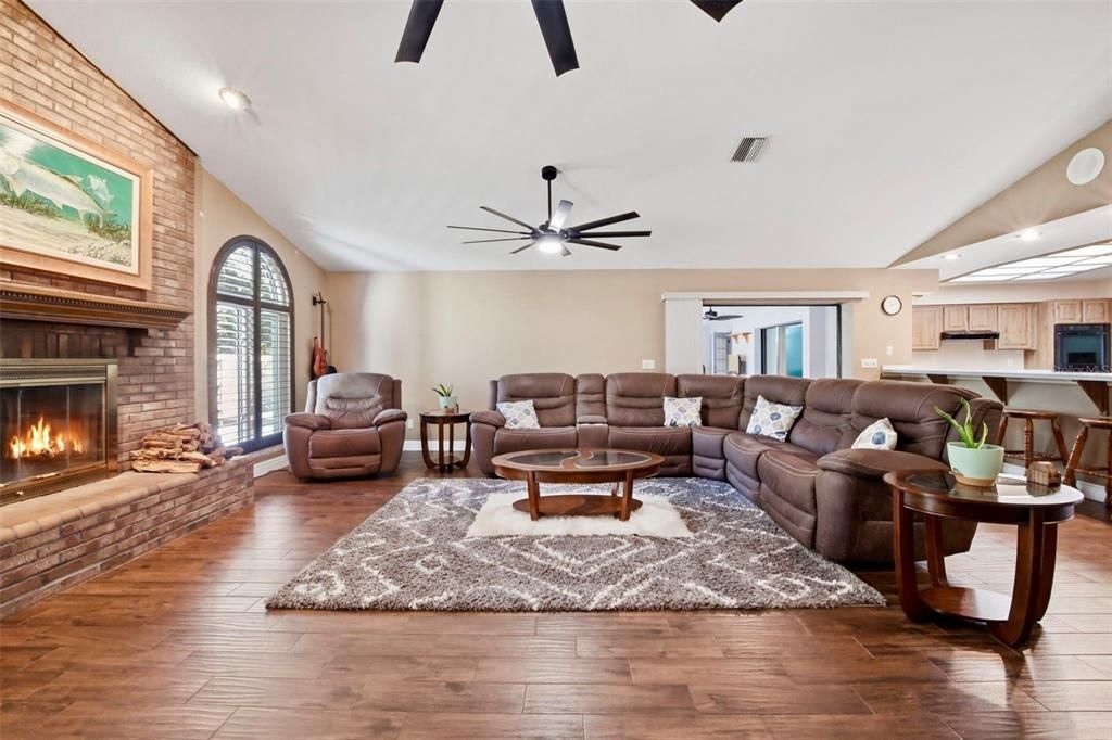 For Sale: $875,000 (4 beds, 3 baths, 3694 Square Feet)