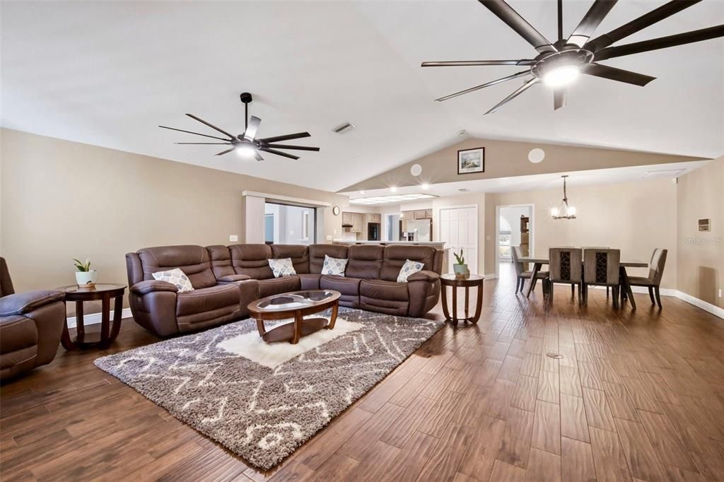 For Sale: $875,000 (4 beds, 3 baths, 3694 Square Feet)