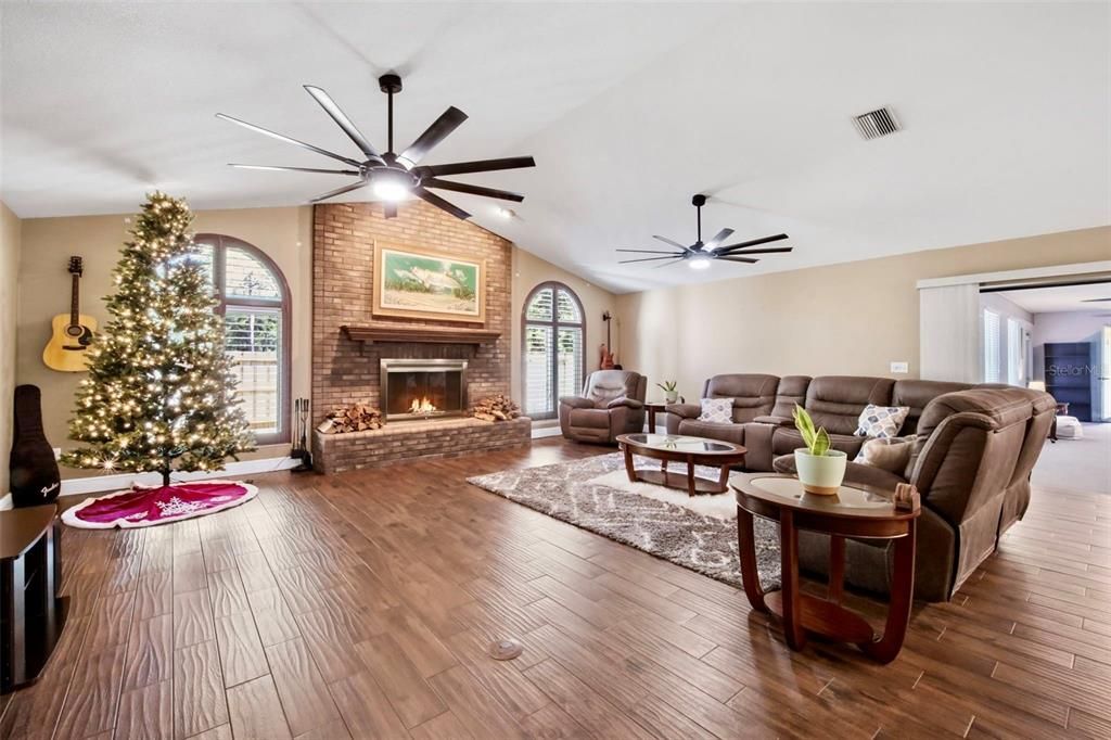 For Sale: $875,000 (4 beds, 3 baths, 3694 Square Feet)