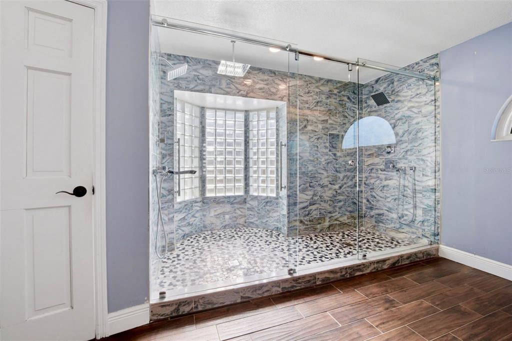 For Sale: $875,000 (4 beds, 3 baths, 3694 Square Feet)