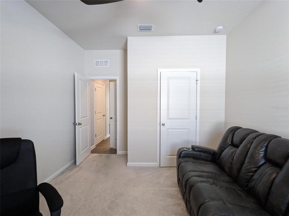 For Rent: $2,795 (4 beds, 2 baths, 1808 Square Feet)