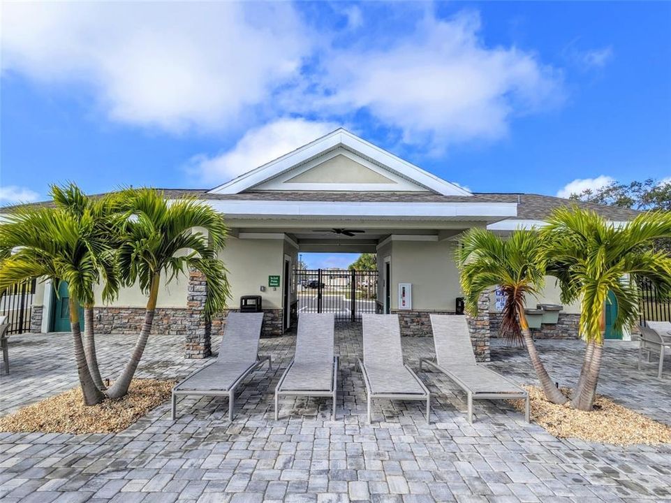 For Rent: $2,795 (4 beds, 2 baths, 1808 Square Feet)