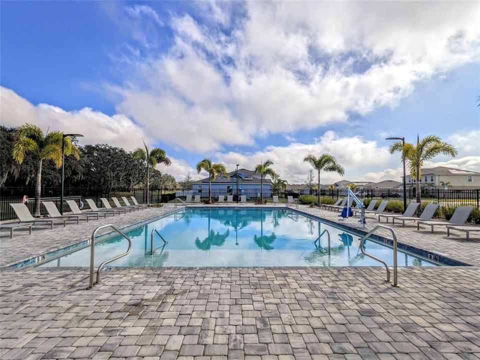 For Rent: $2,795 (4 beds, 2 baths, 1808 Square Feet)