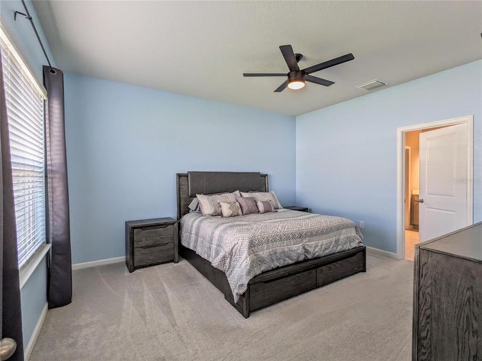 For Rent: $2,795 (4 beds, 2 baths, 1808 Square Feet)