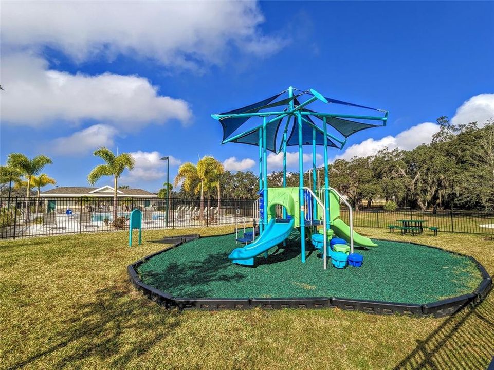 For Rent: $2,795 (4 beds, 2 baths, 1808 Square Feet)