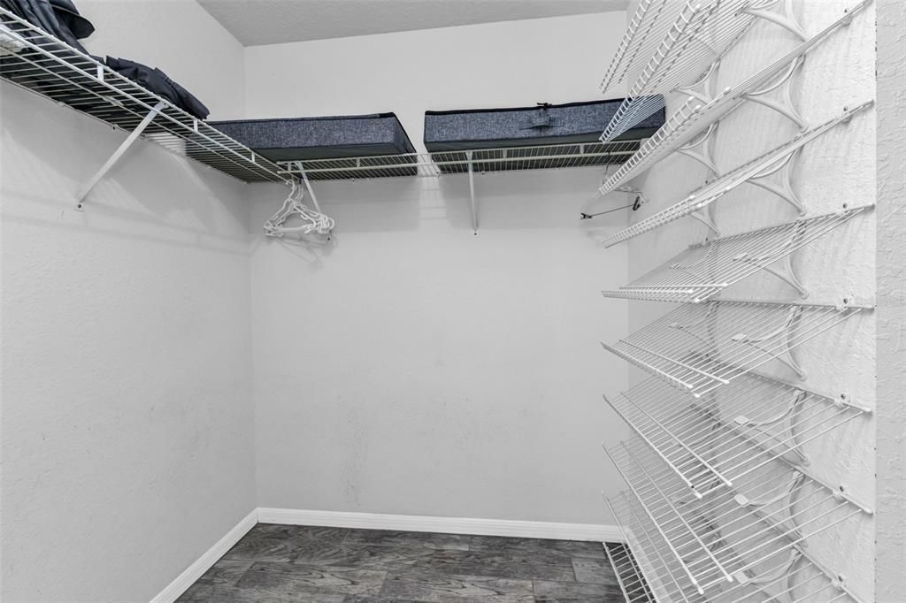 For Sale: $279,000 (3 beds, 2 baths, 1140 Square Feet)