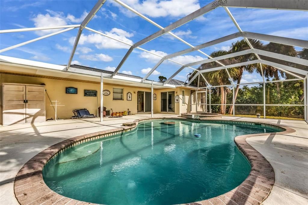 For Sale: $279,000 (3 beds, 2 baths, 1140 Square Feet)