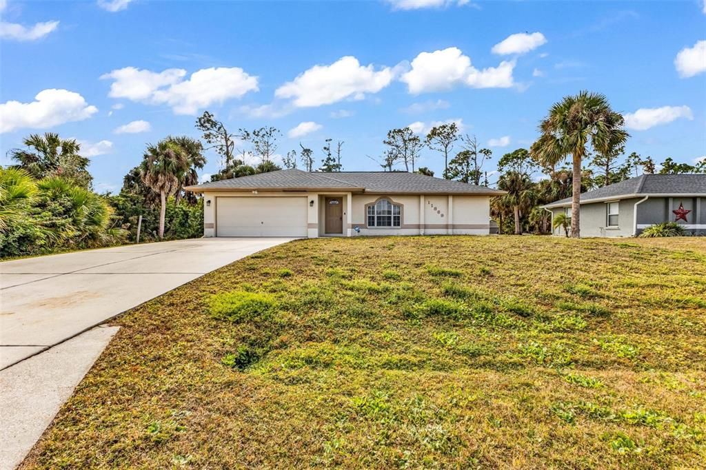 For Sale: $279,000 (3 beds, 2 baths, 1140 Square Feet)