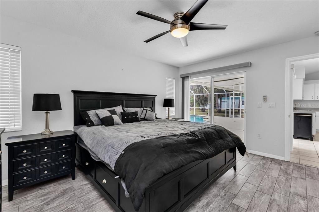 For Sale: $279,000 (3 beds, 2 baths, 1140 Square Feet)