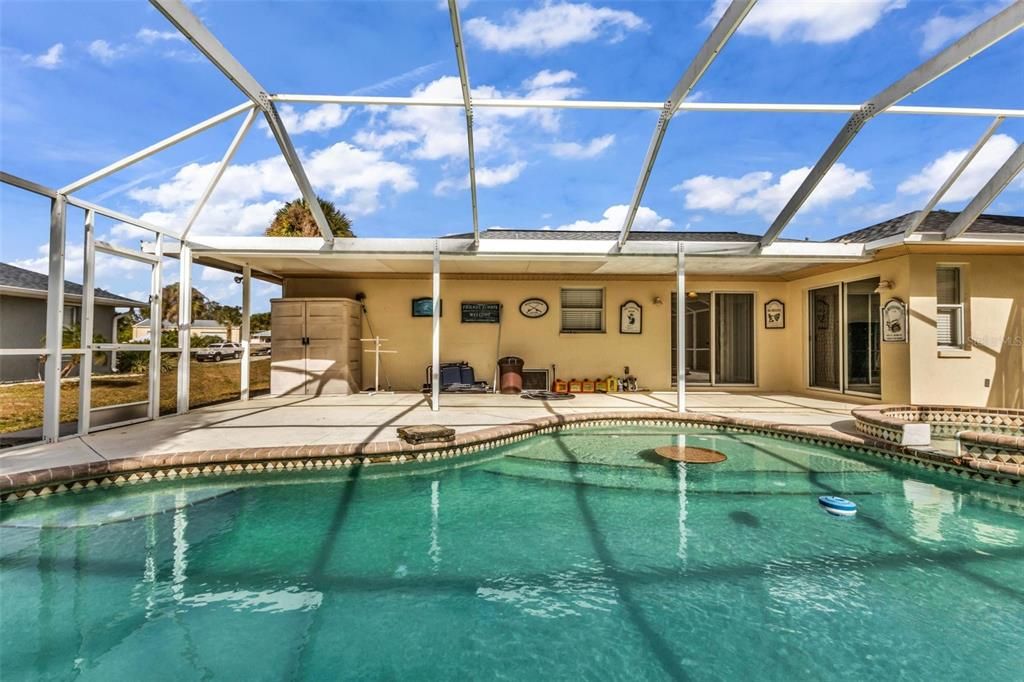 For Sale: $279,000 (3 beds, 2 baths, 1140 Square Feet)