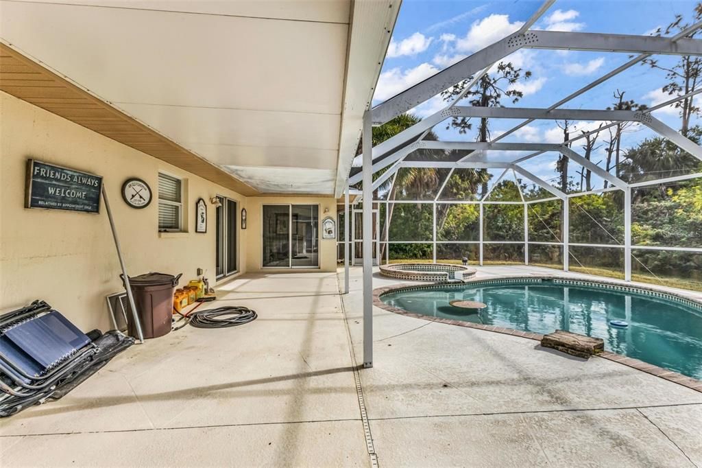 For Sale: $279,000 (3 beds, 2 baths, 1140 Square Feet)