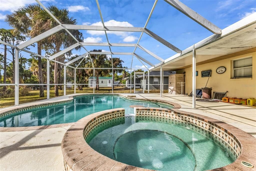 For Sale: $279,000 (3 beds, 2 baths, 1140 Square Feet)