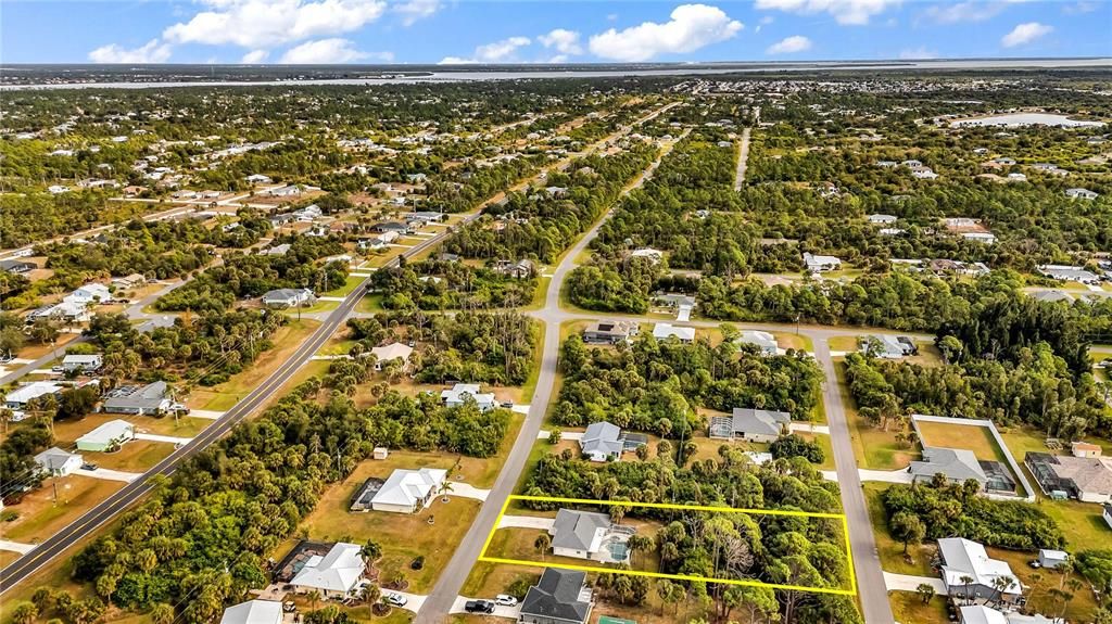 For Sale: $279,000 (3 beds, 2 baths, 1140 Square Feet)