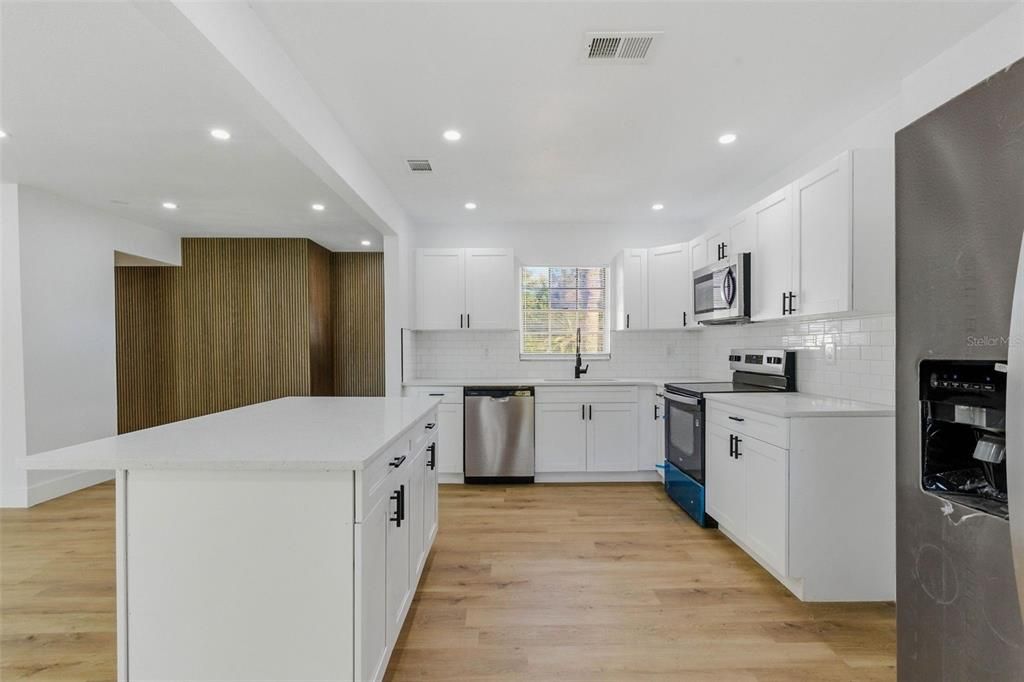 For Sale: $389,000 (3 beds, 2 baths, 1146 Square Feet)