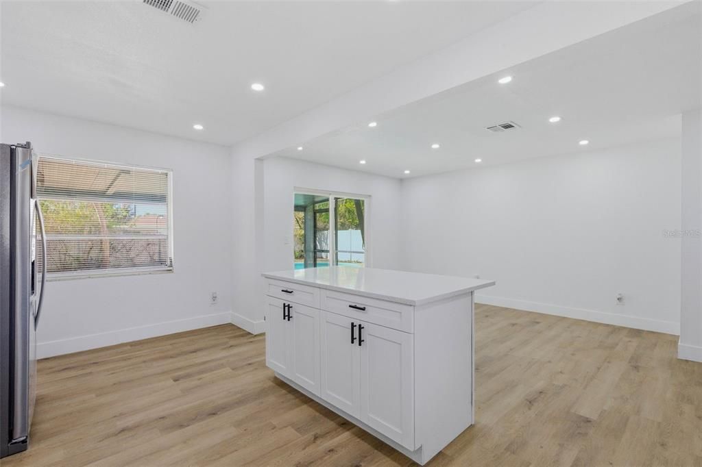 For Sale: $389,000 (3 beds, 2 baths, 1146 Square Feet)