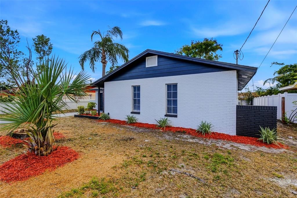 For Sale: $389,000 (3 beds, 2 baths, 1146 Square Feet)