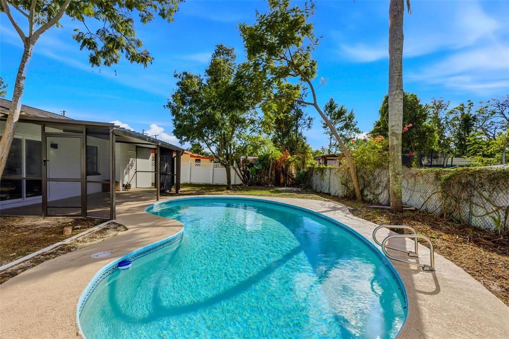 For Sale: $389,000 (3 beds, 2 baths, 1146 Square Feet)