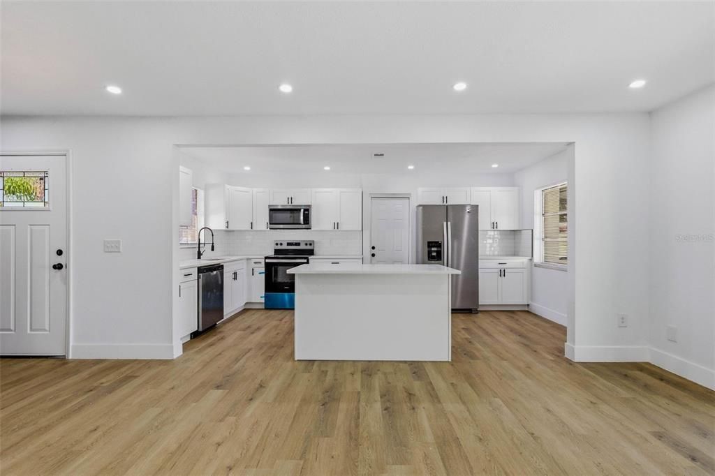 For Sale: $389,000 (3 beds, 2 baths, 1146 Square Feet)