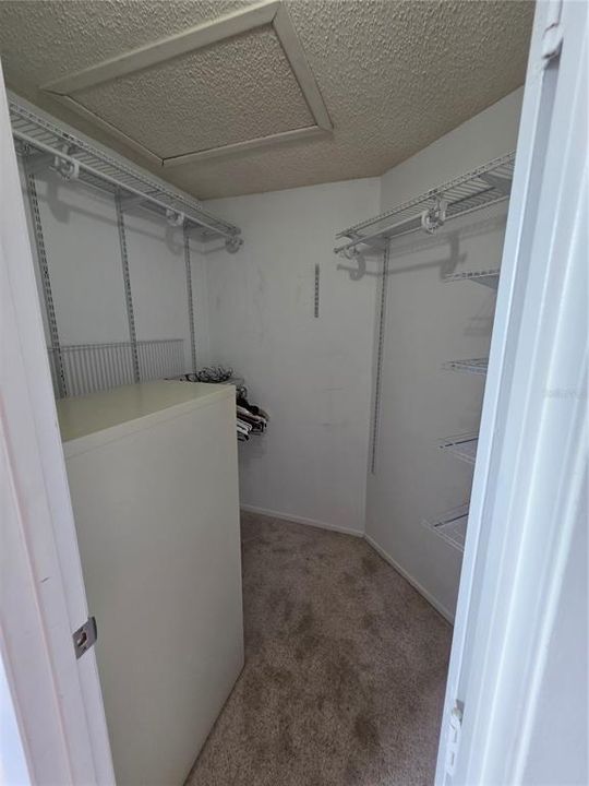 For Sale: $199,000 (1 beds, 1 baths, 524 Square Feet)