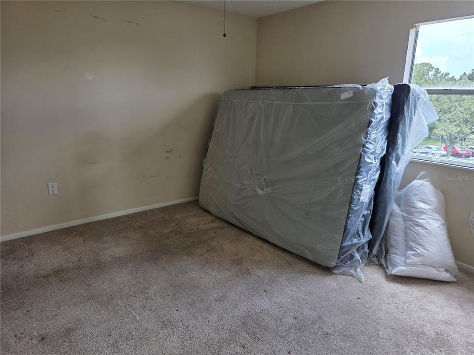 For Sale: $199,000 (1 beds, 1 baths, 524 Square Feet)