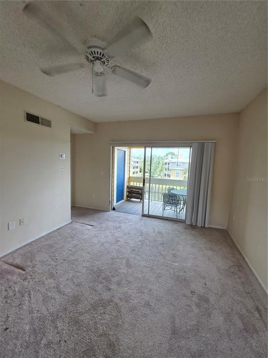 For Sale: $199,000 (1 beds, 1 baths, 524 Square Feet)